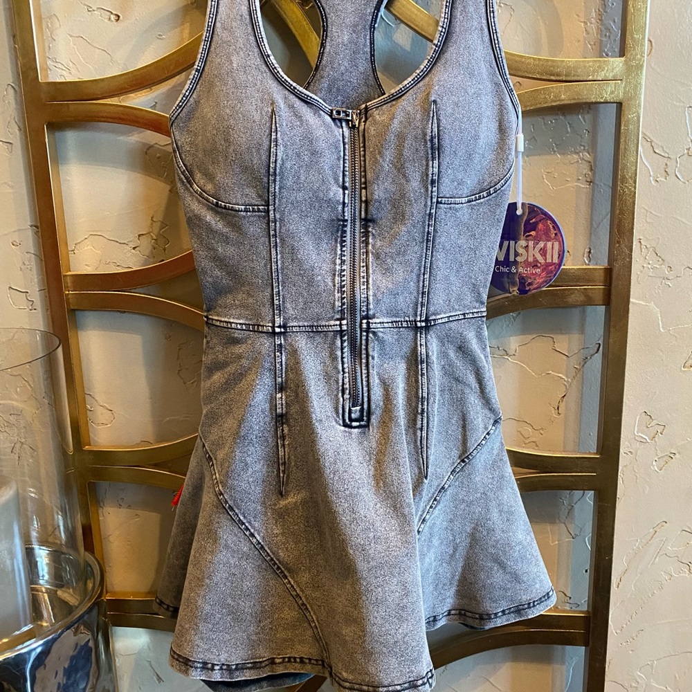 WISKII Chic & Active Wear